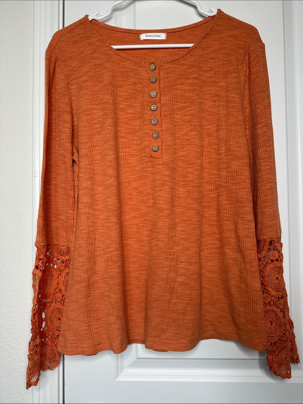 Kancystore Rust Orange Long-Sleeve Crochet Cuff Henley Top